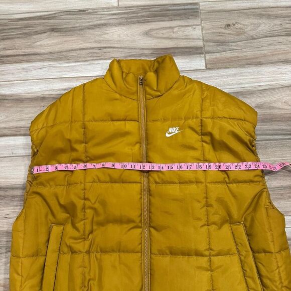 Nike Men's Yellow and Gold Gilet - Picture 4 of 7